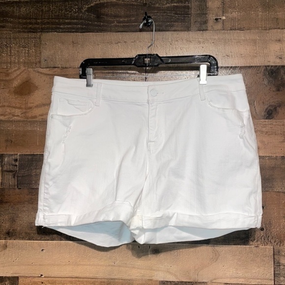 Apt. 9 White denim rolled up shorts high  rise  size 18 - Picture 2 of 9
